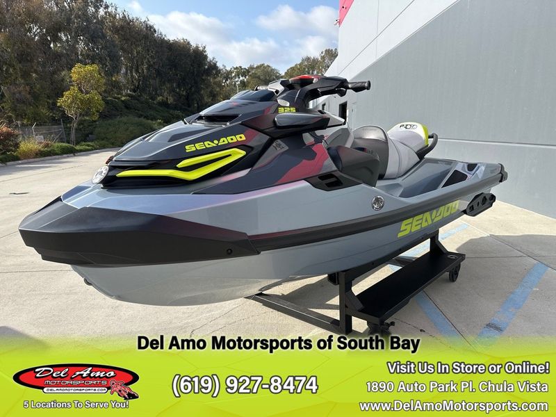 2024 Sea-Doo 10RC  in a ICE METAL / MANTA GREEN exterior color. Del Amo Motorsports of South Bay (619) 547-1937 delamomotorsports.com 