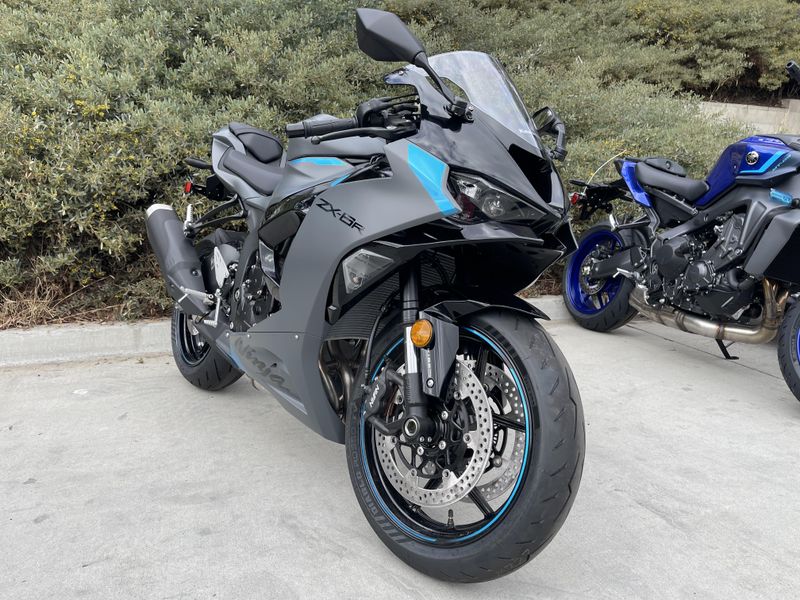 2025 Kawasaki NINJA ZX-6R ABS Image 1