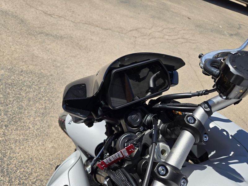2025 Yamaha MT10 ICE STORM Image 12