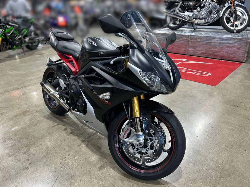 2017 Triumph DAYTONA 675 R Image 24