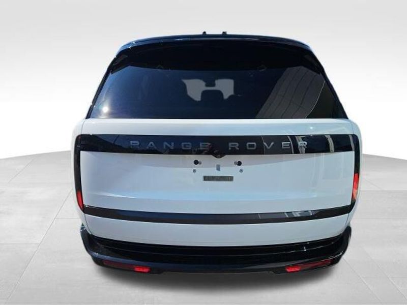 Used 2025 Land Rover Range Rover SE
