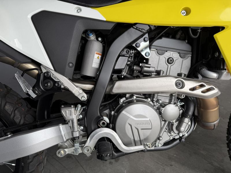 2025 Suzuki DR-Z4S Image 8