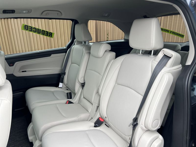 2025 Honda Odyssey EX-LImage 17