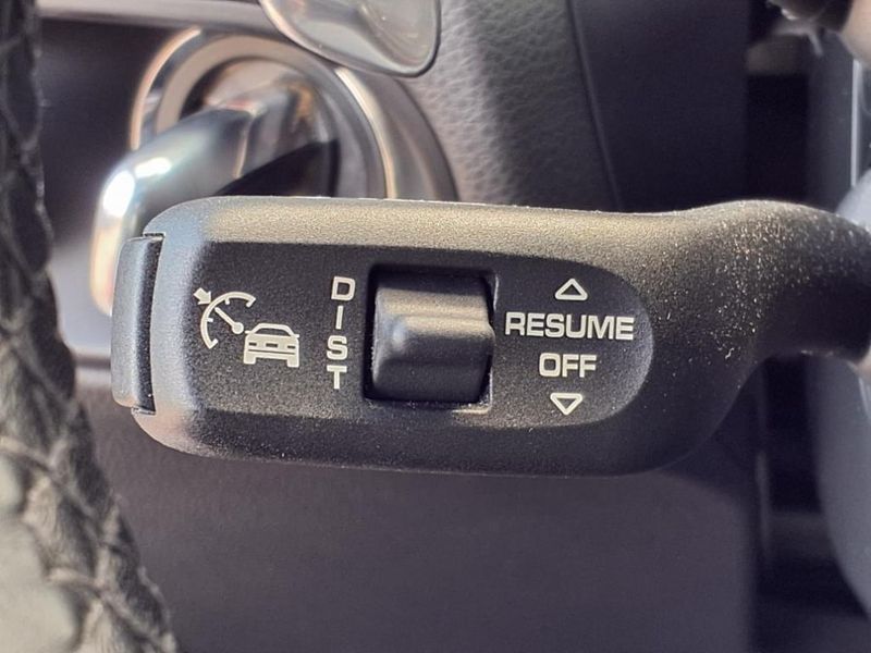 Used 2021 Porsche Macan TurboImage 22