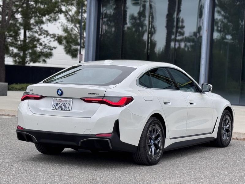 2024 BMW i4 eDrive35Image 8