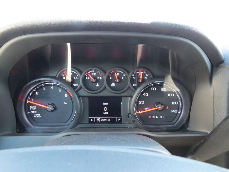 2022 Chevrolet Silverado 1500 Custom 4x4 4dr Crew Cab 5.8 ft. SBImage 12
