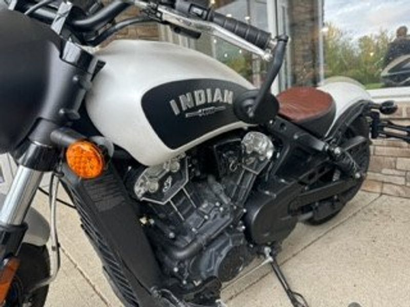 2020 Indian Motorcycle BobberImage 2