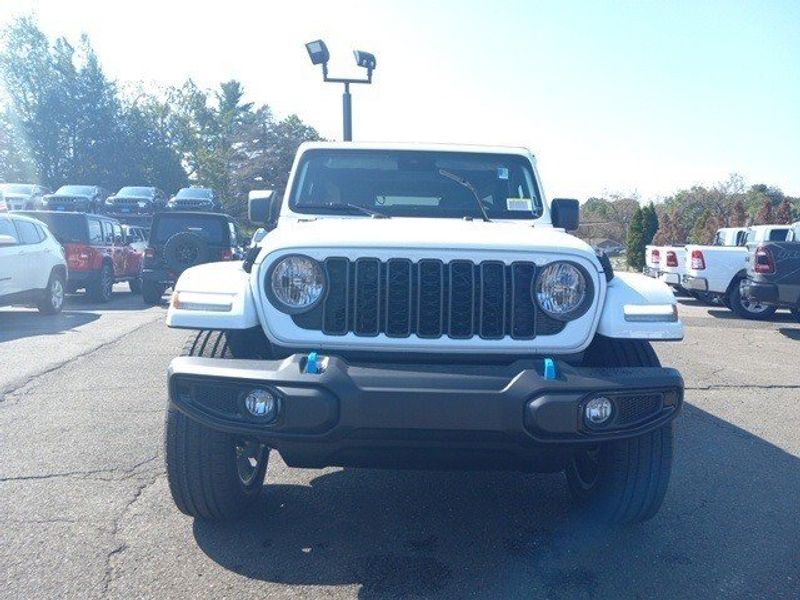New 2024 Jeep Wrangler 4xE Garavel Jeep Norwalk CT 06851