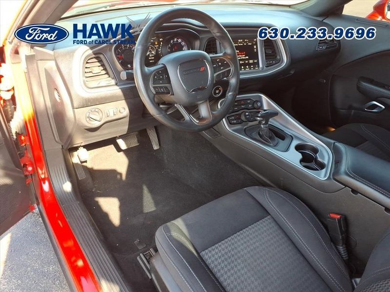 2019 Dodge Challenger SXT photo 8