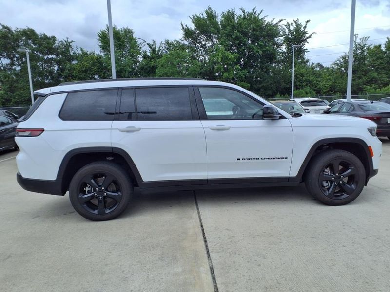 2023 Jeep Grand Cherokee L AltitudeImage 10