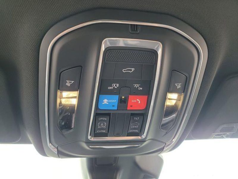 New 2026 Jeep Grand Cherokee Laredo