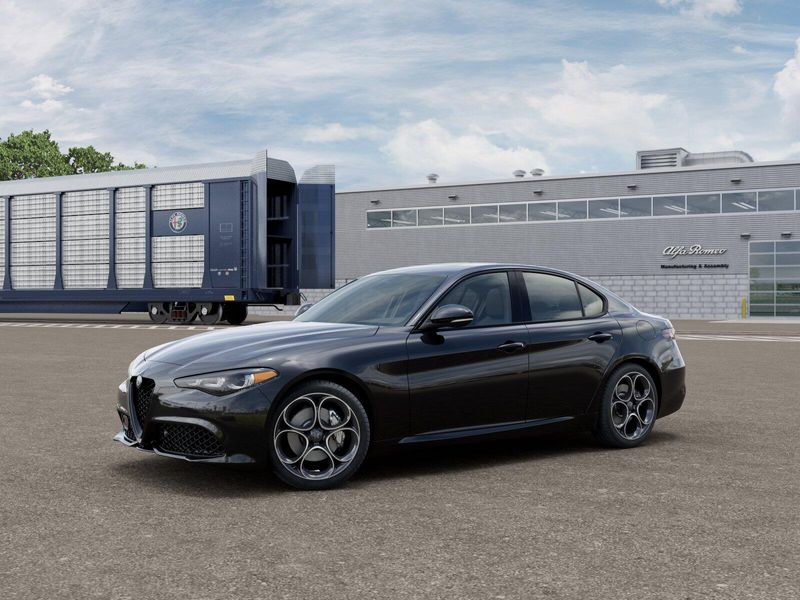 New 2026 Alfa Romeo Giulia AwdImage 19