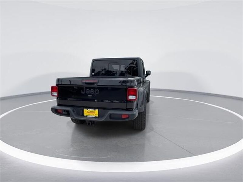 2025 Jeep Gladiator Nighthawk 4x4Image 7