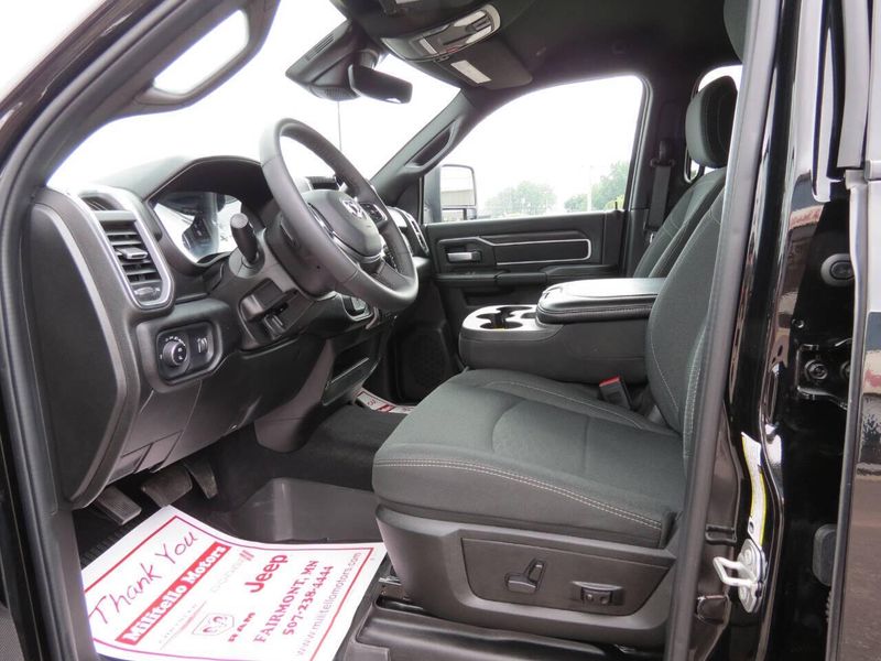 Used 2026 RAM 2500 Big Horn 4x4 4dr Crew Cab 6.3 ft. SB PickupImage 8