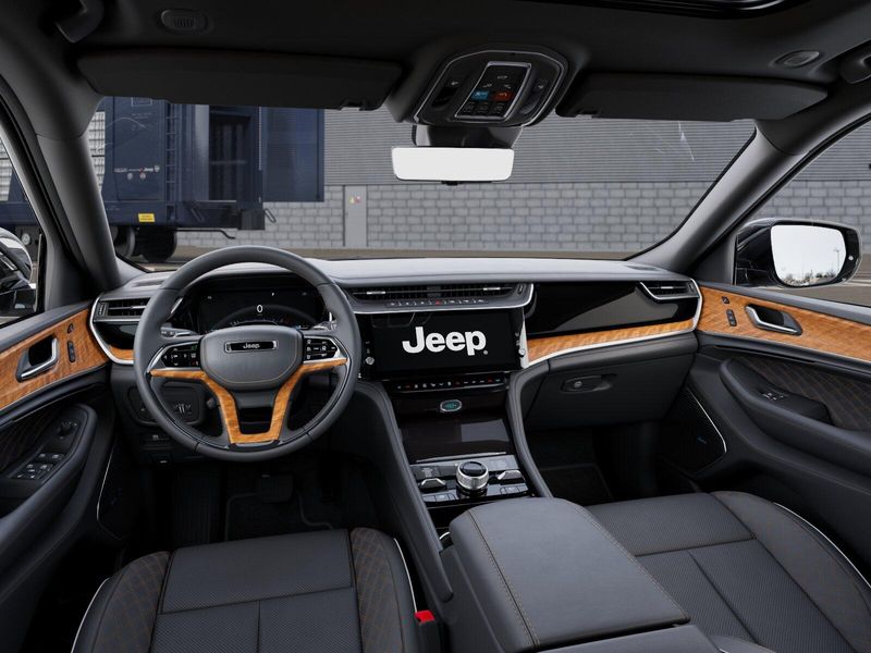 New 2026 Jeep Grand Cherokee L Summit 4x4Image 8