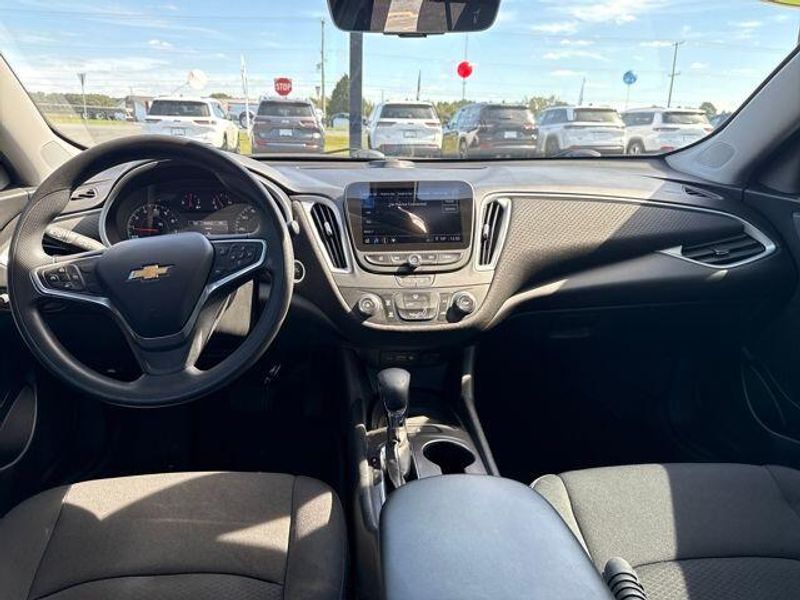 2022 Chevrolet Malibu LS