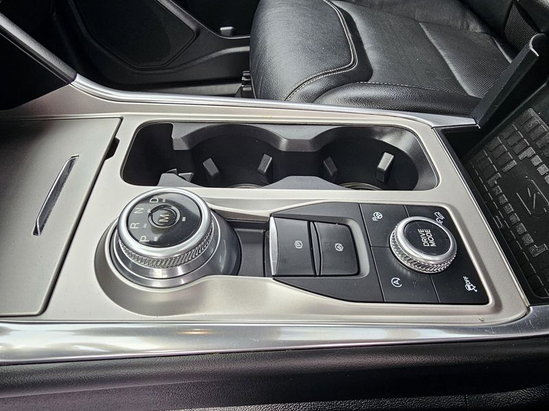 Used 2020 Ford Explorer STImage 15