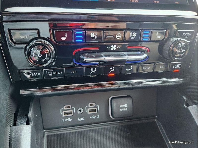 2025 Jeep Grand Cherokee Limited photo 38