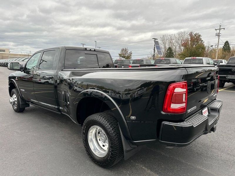 2019 RAM 3500 LaramieImage 18