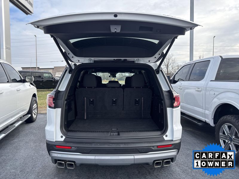 Used 2025 GMC Acadia FWD ElevationImage 8