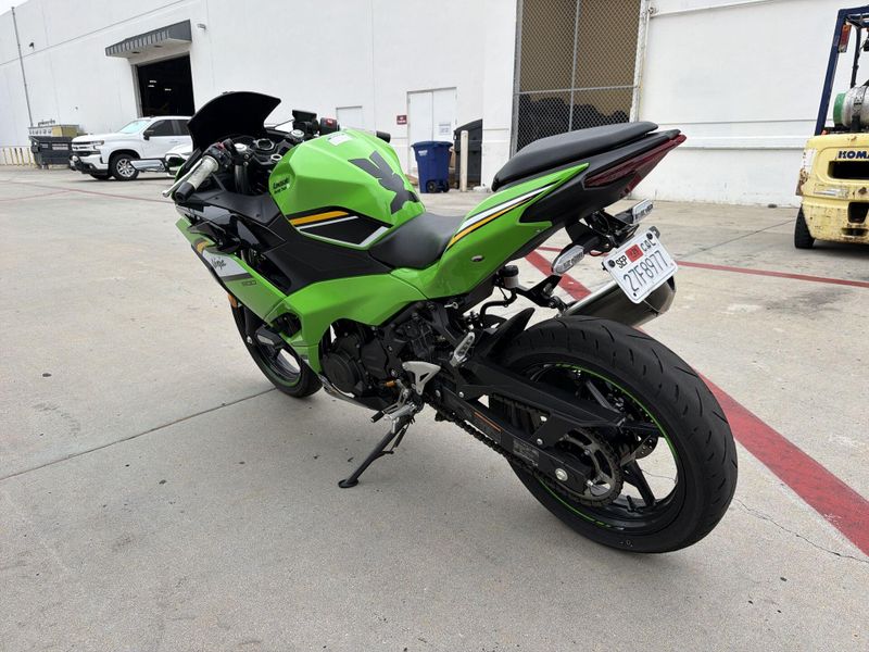 Used 2025 Kawasaki NINJA 500 KRT SE ABS Image 15