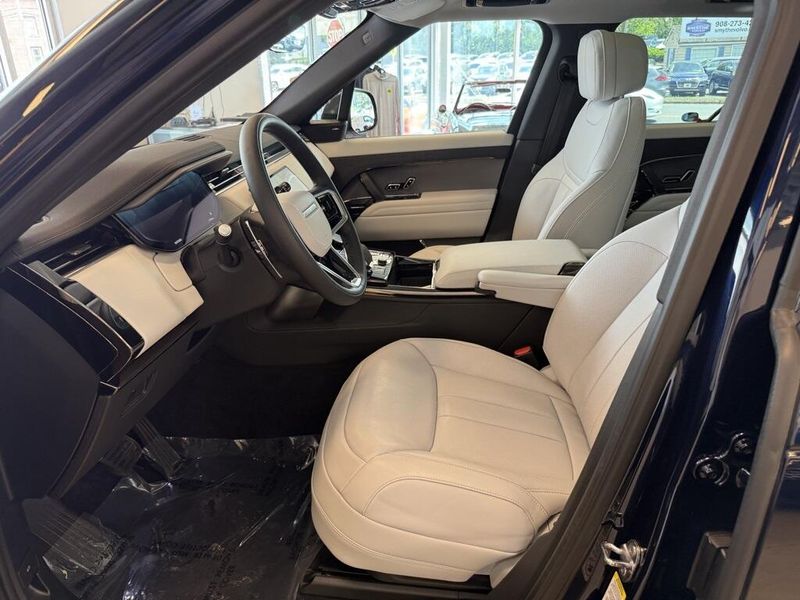 2023 Land Rover Range Rover Sport SE