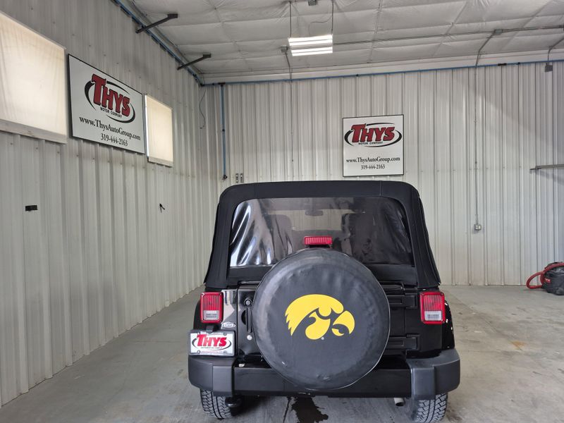 Used 2016 Jeep Wrangler Unlimited SaharaImage 14
