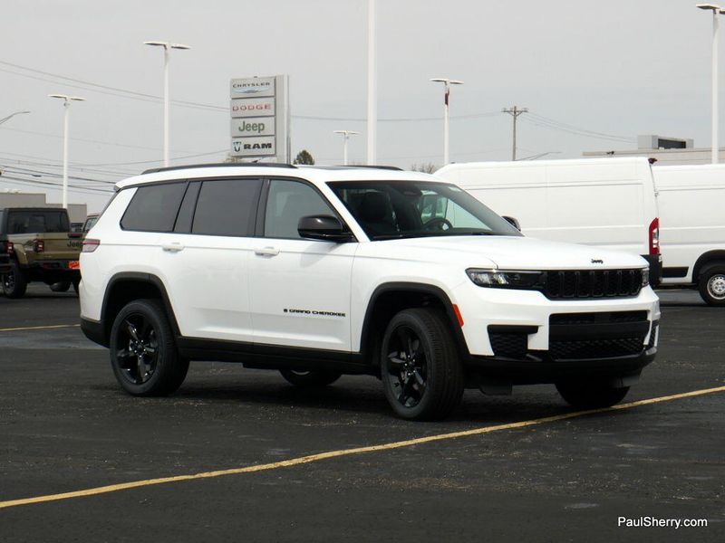 2025 Jeep Grand Cherokee L Altitude X 4x4Image 14