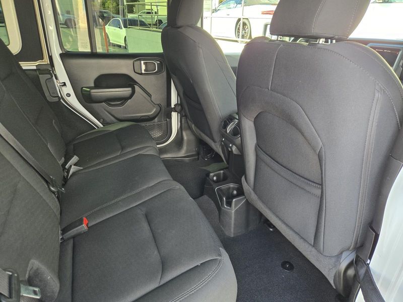 Used 2022 Jeep Wrangler Unlimited Sport Altitude 4x4