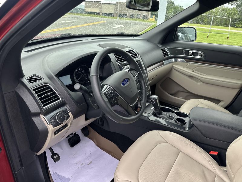 Used 2019 Ford Explorer LimitedImage 19
