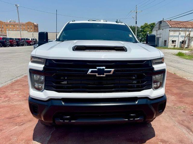 Used 2025 Chevrolet Silverado 3500HD Image 2