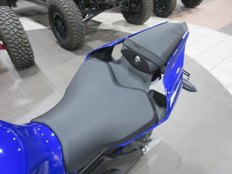 NEW 2026 YAMAHA YZF-R1 Image 13