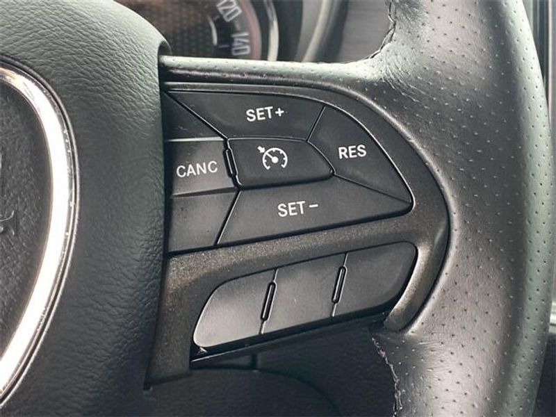 2016 Dodge Challenger SXTImage 23