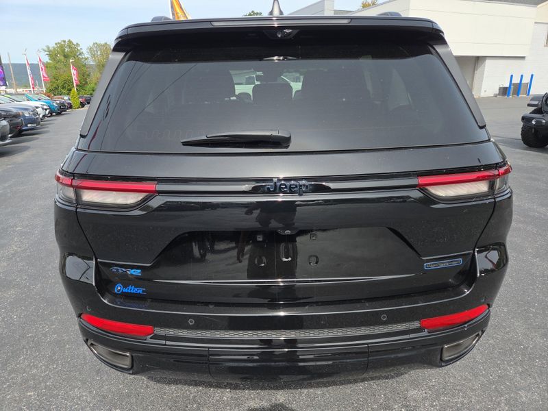 2023 Jeep Cherokee 80th Anniversary Edition photo 4
