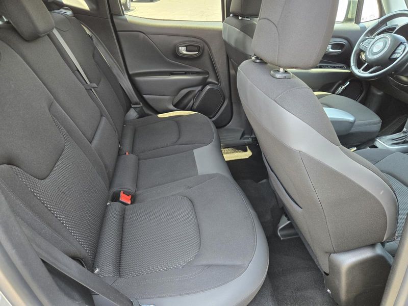 Used 2019 Jeep Renegade Altitude FWD