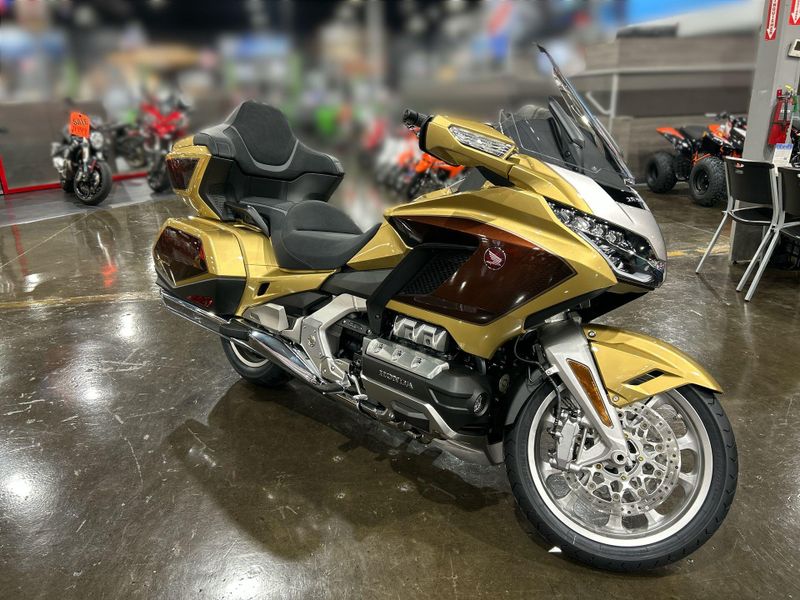 2025 Honda GOLDWING TOUR DCT Image 26