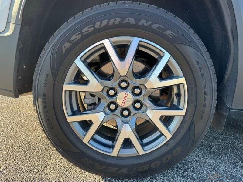Used 2023 GMC Acadia SLT