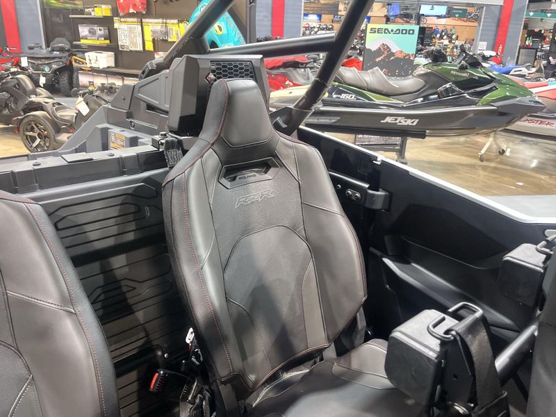 New 2026 Polaris RZR PRO R 4 ULTIMATE Image 14