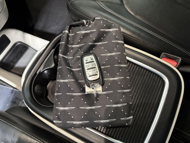 Used 2022 Chrysler Pacifica Touring LImage 21