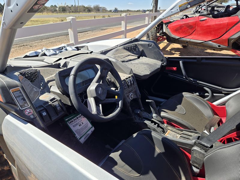 NEW 2025 CAN-AM MAVERICK X3 X MR 72 TURBO RR Image 8