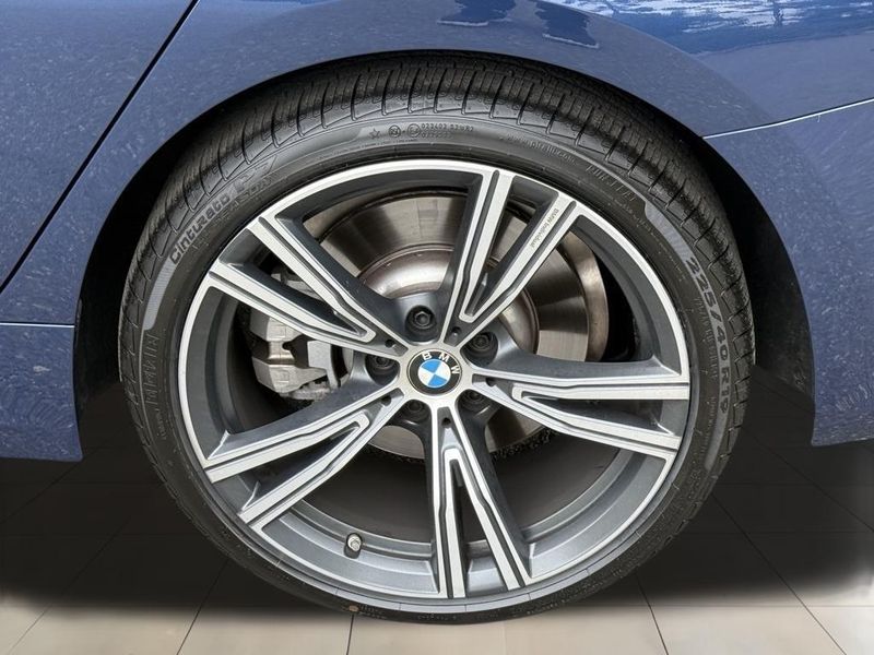 2022 BMW 3 Series 330iImage 13