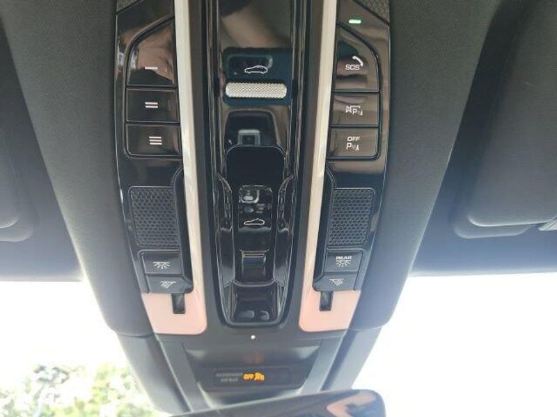 Used 2023 Porsche Cayenne Platinum Edition