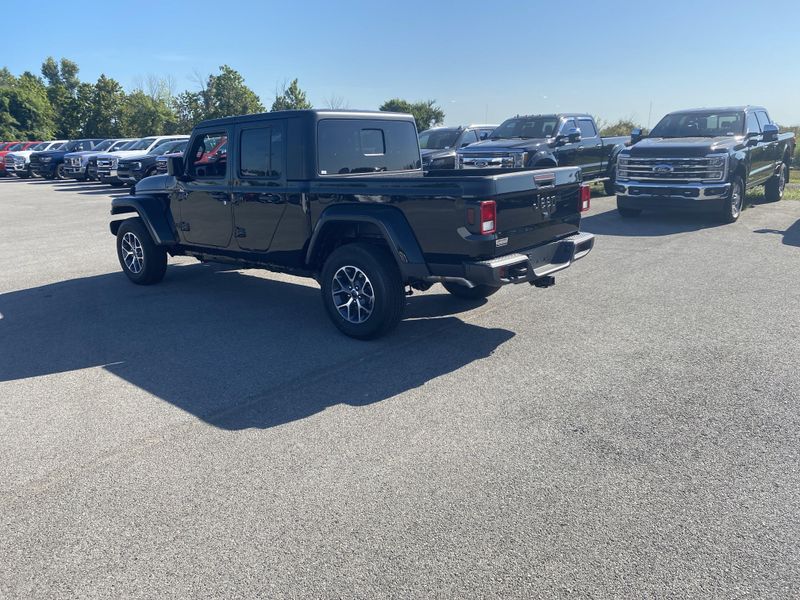 2025 Jeep Gladiator Sport S photo 5