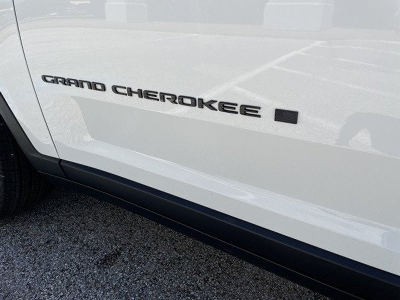 2024 Jeep Grand Cherokee L Altitude 4x4Image 31