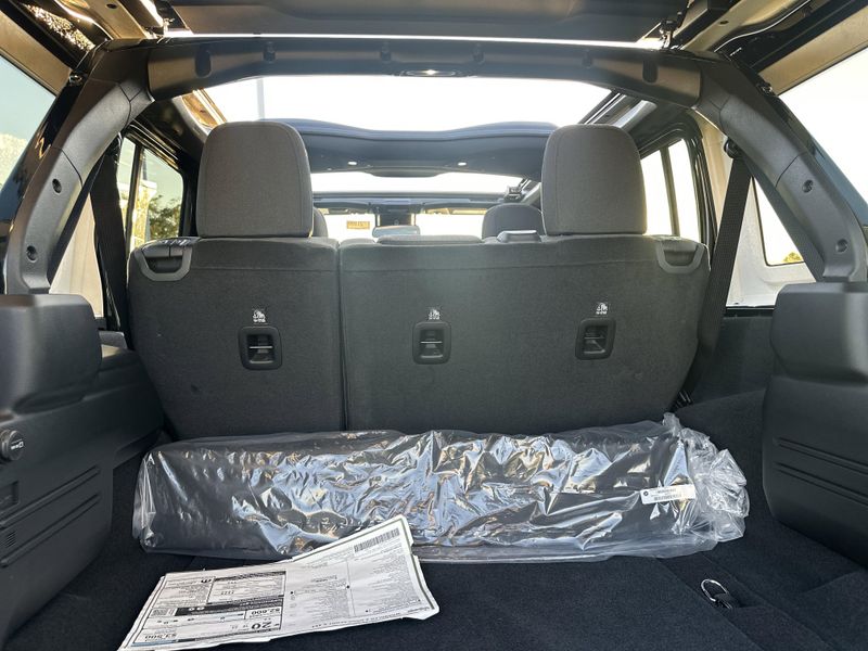 New 2025 Jeep Wrangler 4-door Sport SImage 20