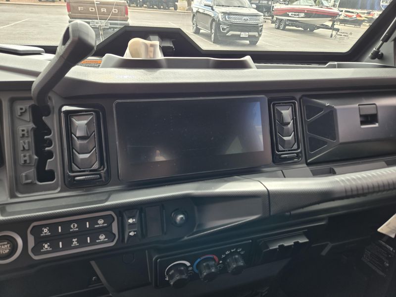 NEW 2026 CAN-AM DEFENDER MAX LIMITED CAB HD11 Image 16