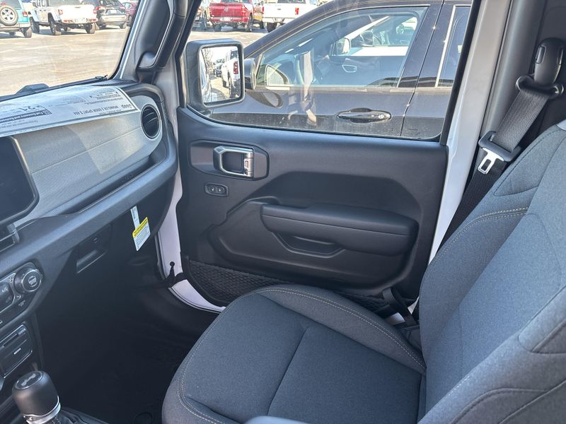 New 2026 Jeep Wrangler 2-door Sport SImage 27