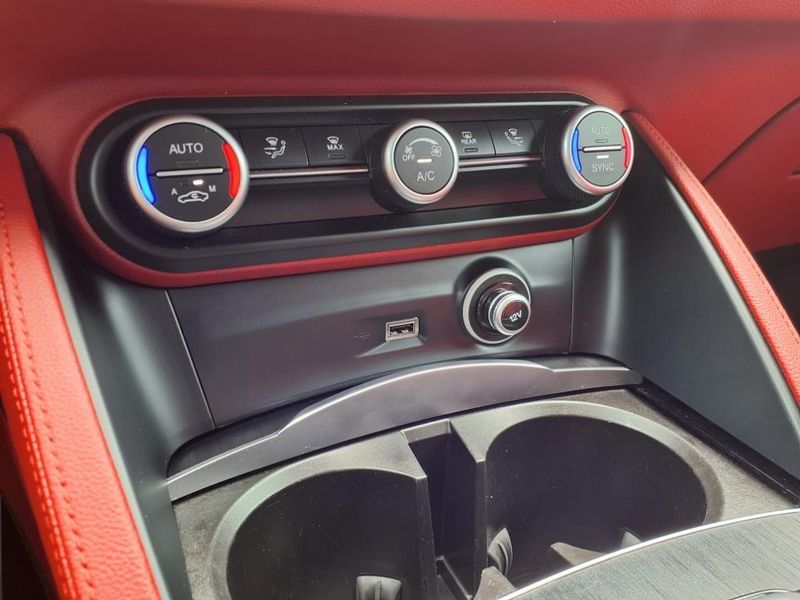 2021 Alfa Romeo Stelvio SprintImage 24