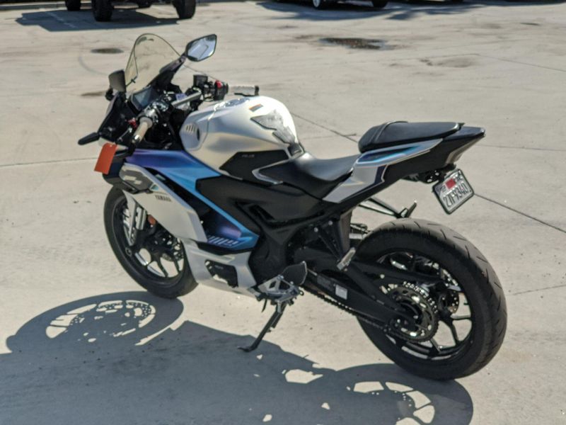 Used 2025 Yamaha YZF-R3 ABS CA Image 15
