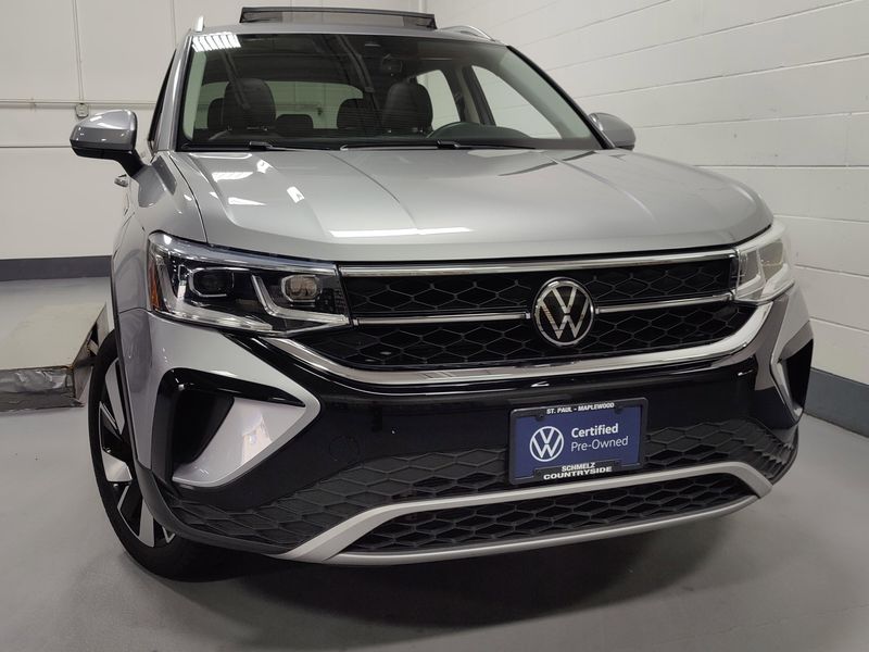 Used 2024 Volkswagen Taos SEL AWD w/Sunroof/NavImage 2